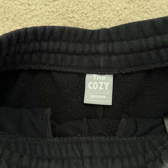 Aritzia Cozy fleece black sweatshorts. size xs. - Picture 3 of 5